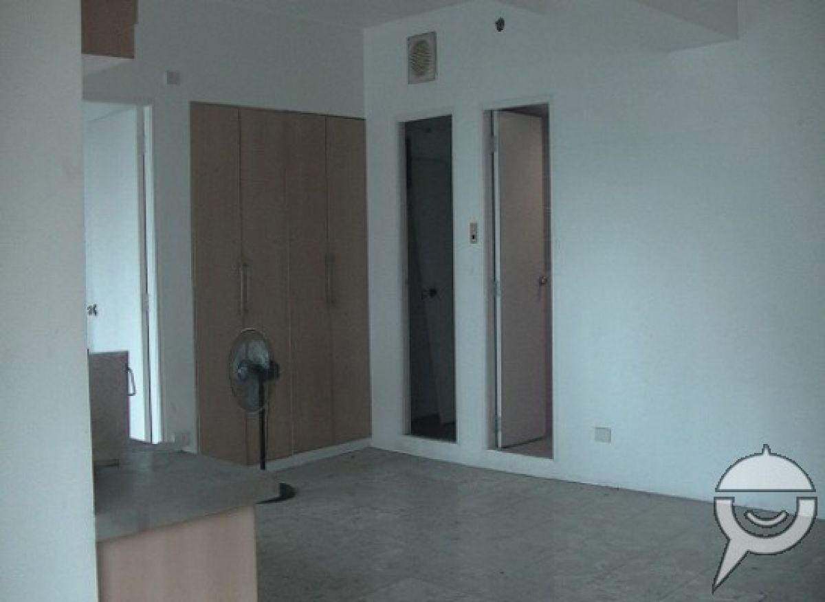 110 SQM MEGAPLAZA ACROSS GALLERIA04