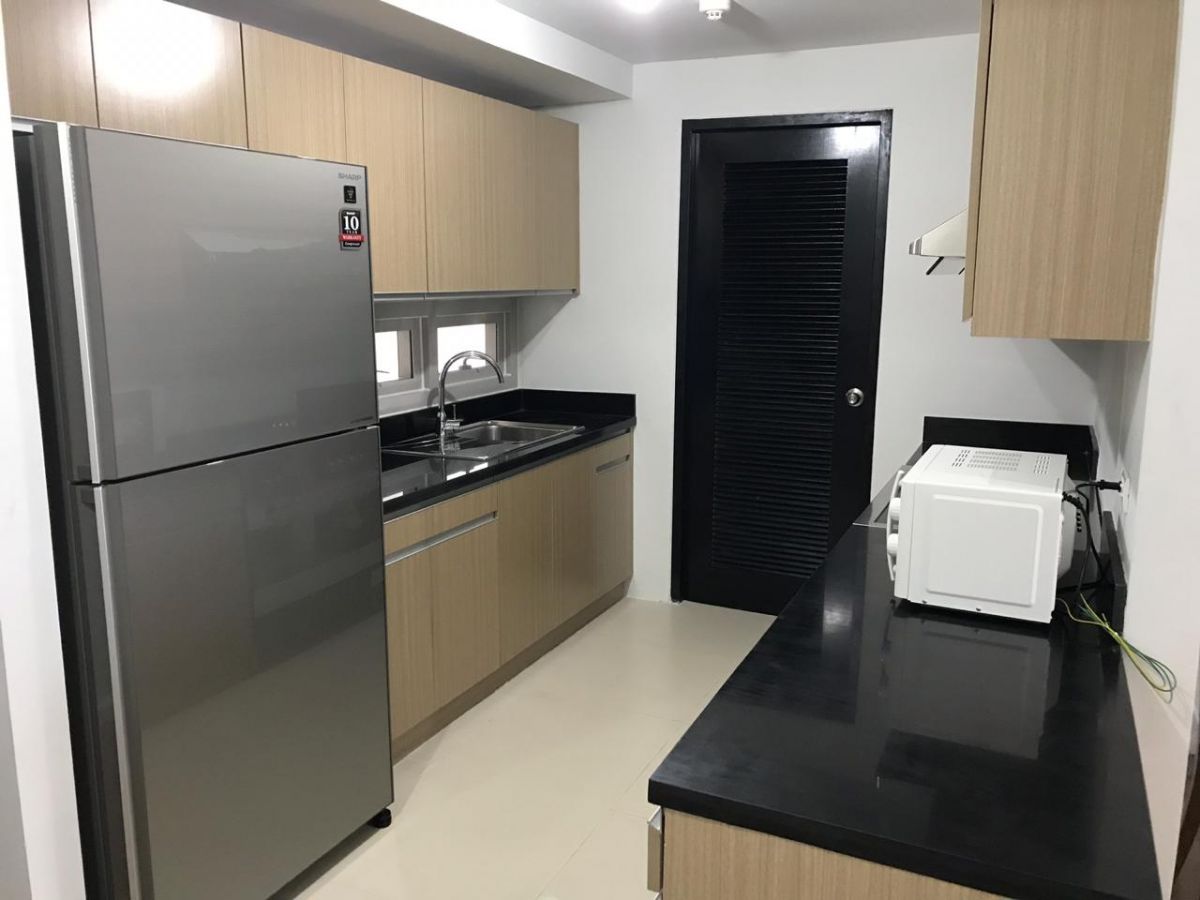 Maridien Tower 2 25th Floor Condo for Rent03