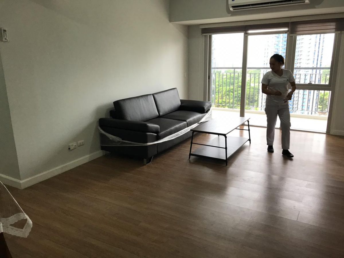 Maridien Tower 2 25th Floor Condo for Rent05