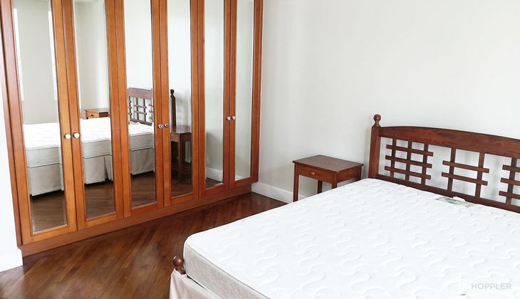 "1BR Condo for Rent in Amorsolo West, Rockwell Center, Makati"10