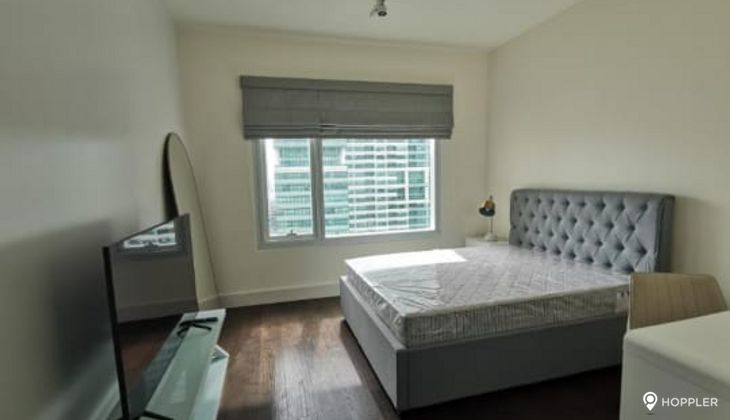 "2BR Condo for Rent in Edades Suites, Poblacion, Makati"07