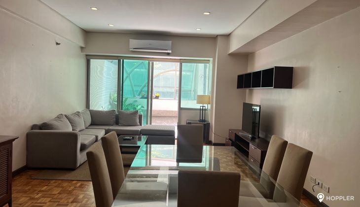 "2BR Condo for Rent in The Frabella 1, Legazpi Village, Makati"02