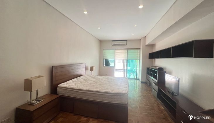 "2BR Condo for Rent in The Frabella 1, Legazpi Village, Makati"04