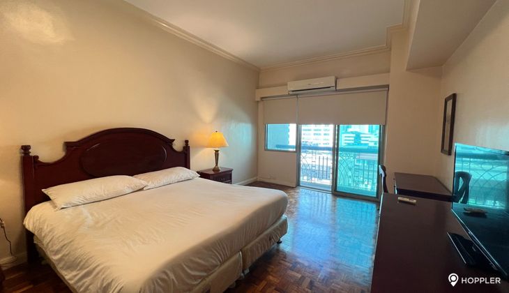"2BR Condo for Rent in The Frabella 1, Legazpi Village, Makati"03