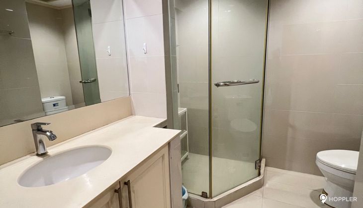 "2BR Condo for Rent in The Frabella 1, Legazpi Village, Makati"04