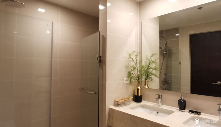 "2BR Condo for Rent in St. Moritz, Mckinley West, Taguig"06