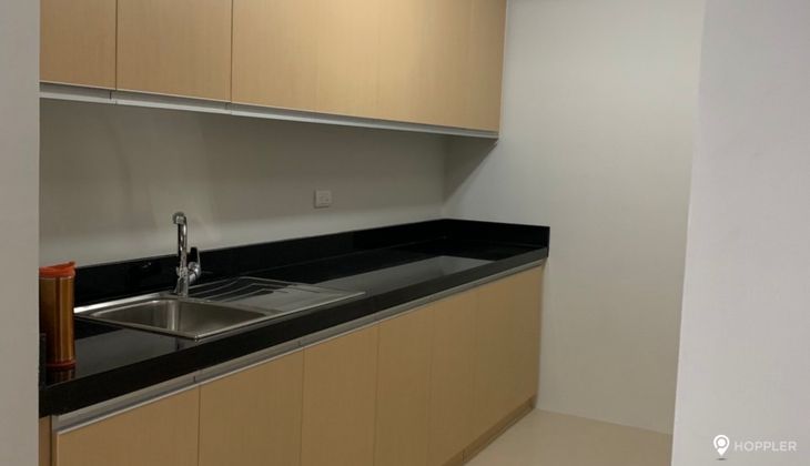 "2BR Condo for Rent in Escala Salcedo, Salcedo Village, Makati"02