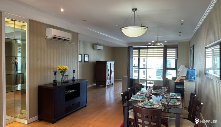 "2BR Condo for Rent in The Shang Grand Tower, Legazpi Village, Makati"02
