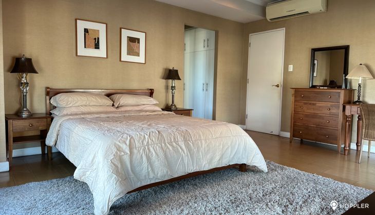 "2BR Condo for Rent in The Shang Grand Tower, Legazpi Village, Makati"05