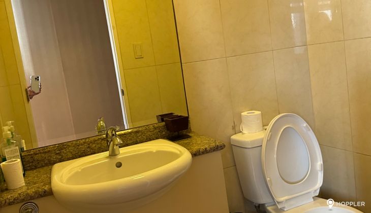 "2BR Condo for Rent in The Shang Grand Tower, Legazpi Village, Makati"10