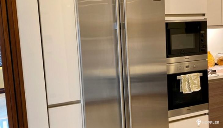 "3BR Condo for Rent in Two Roxas Triangle, Salcedo Village, Makati"10