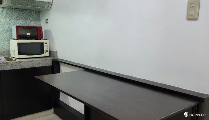 "Studio Condo for Rent in Asian Mansion, Legazpi Village, Makati"02
