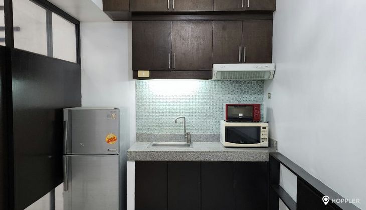 "Studio Condo for Rent in Asian Mansion, Legazpi Village, Makati"03