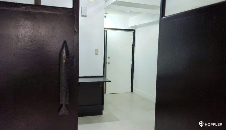"Studio Condo for Rent in Asian Mansion, Legazpi Village, Makati"04