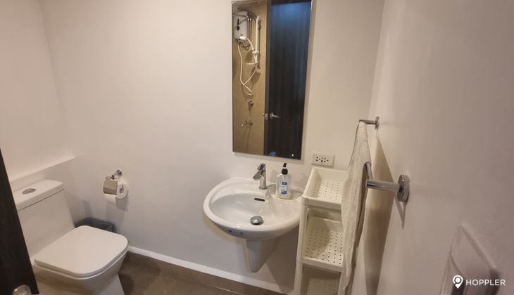 "1BR Condo for Rent in The Rise Makati, San Antonio Village, Makati"07