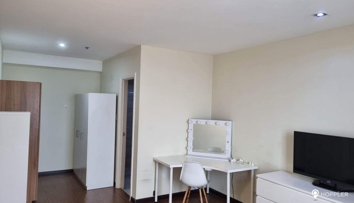 "2BR Condo for Rent in The Gramercy Residences, Poblacion, Makati"04