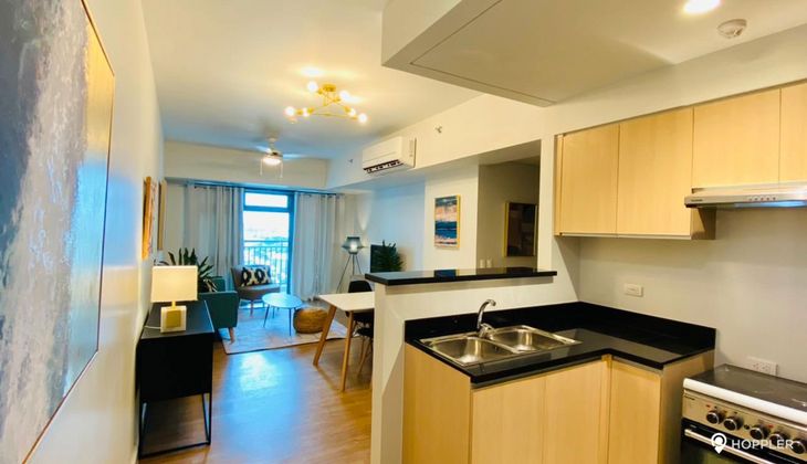 "2BR Condo for Rent in Solstice, Carmona, Makati"09