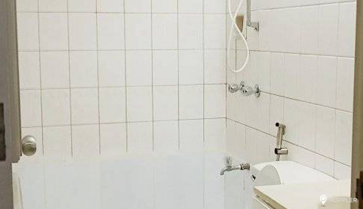 "1BR Condo for Rent in Westgate Plaza, Salcedo Village, Makati"05