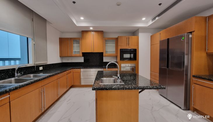"3BR Condo for Rent in One Roxas Triangle, Urdaneta Village, Makati"09