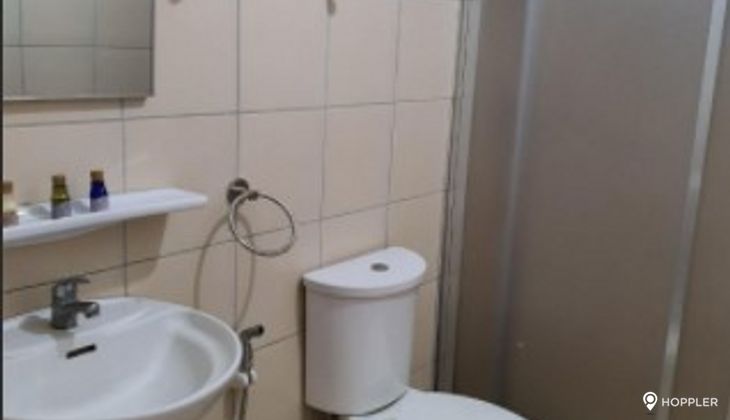 "Studio Condo for Rent in One Pacific Place, Salcedo Village, Makati"03