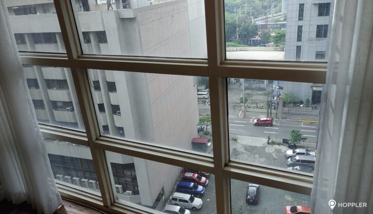 "2BR Condo for Rent in Two Lafayette Square, Salcedo Village, Makati"05