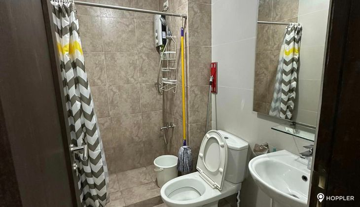 "Studio Condo for Rent in The Stratosphere, Salcedo Village, Makati"04