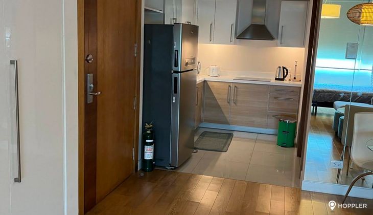 "Studio Condo for Rent in Park Terraces, San Lorenzo Village, Makati"02