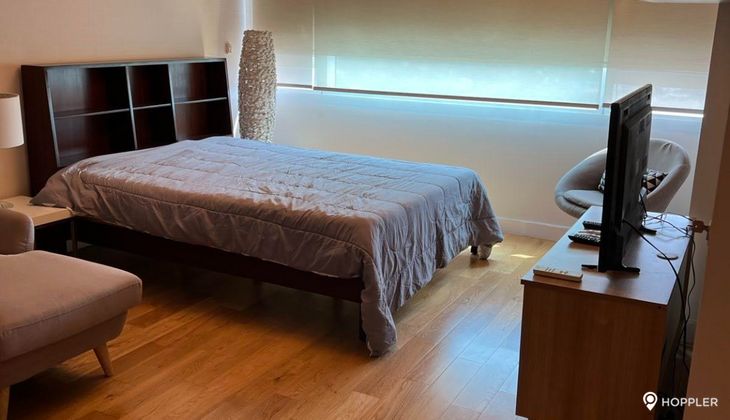 "Studio Condo for Rent in Park Terraces, San Lorenzo Village, Makati"04