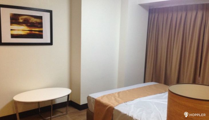 "1BR Condo for Rent in One Central, Salcedo Village, Makati"03