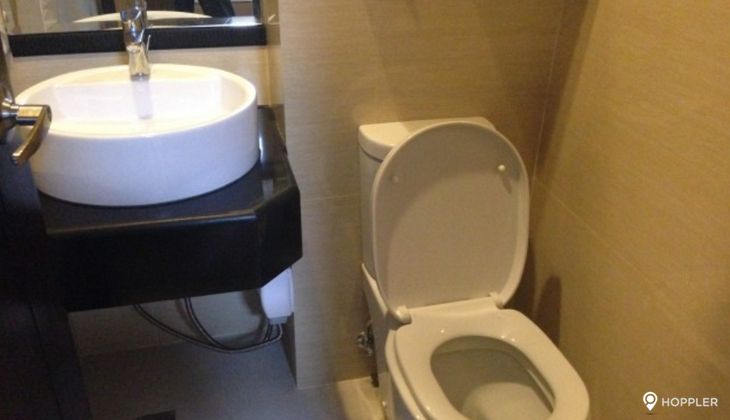 "1BR Condo for Rent in One Central, Salcedo Village, Makati"04