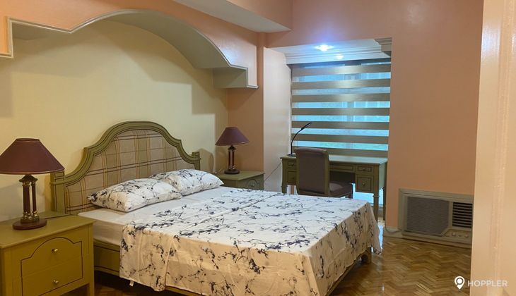 "2BR Condo for Rent in Two Lafayette Square, Salcedo Village, Makati"08