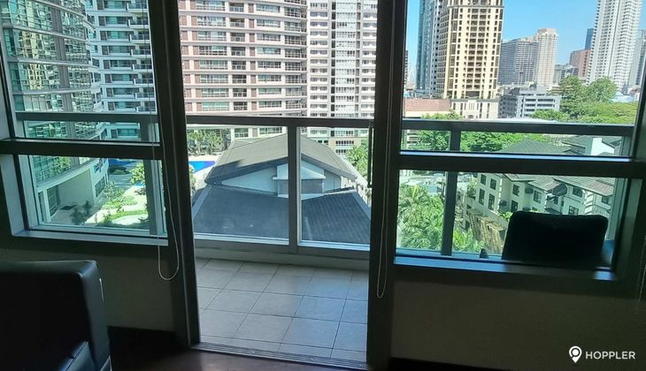 "3BR Condo for Rent in The Residences at Greenbelt, Legazpi Village, Makati"05