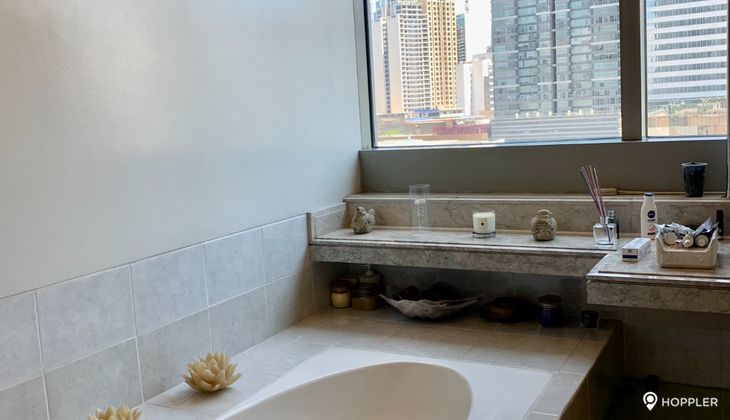 "3BR Condo for Rent in The Residences at Greenbelt, Legazpi Village, Makati"08