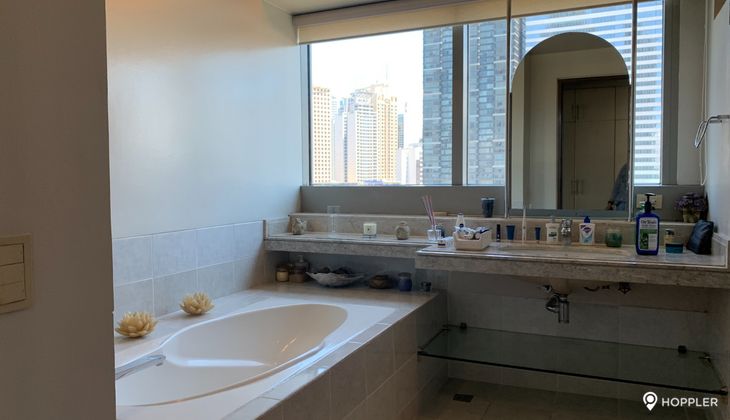 "3BR Condo for Rent in The Residences at Greenbelt, Legazpi Village, Makati"09
