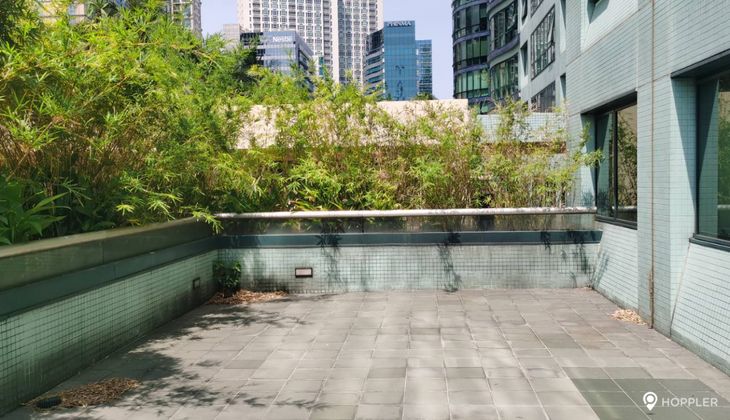 "2BR Condo for Rent in Hidalgo Place, Rockwell Center, Makati"05
