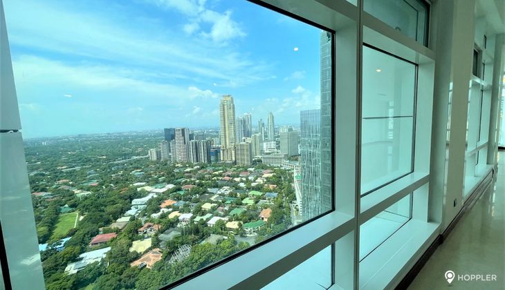 "3BR Condo for Rent in Two Roxas Triangle, Salcedo Village, Makati"02