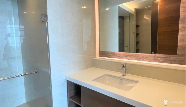 "3BR Condo for Rent in Two Roxas Triangle, Salcedo Village, Makati"05