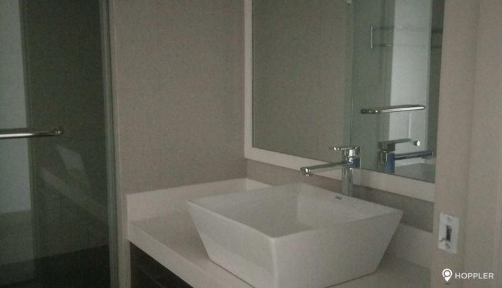 "2BR Condo for Rent in Two Salcedo Place, Salcedo Village, Makati"02