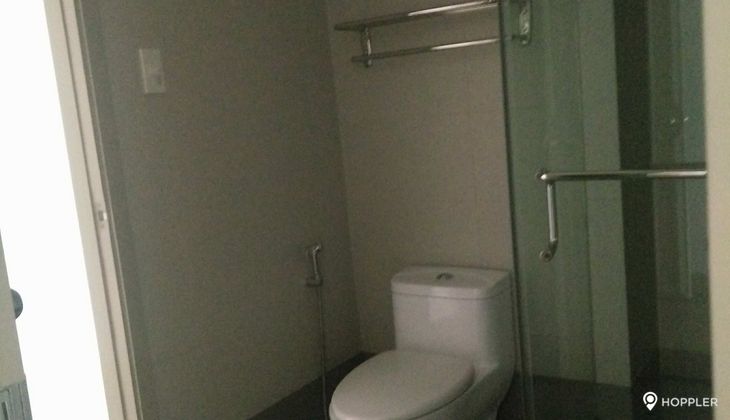 "2BR Condo for Rent in Two Salcedo Place, Salcedo Village, Makati"05