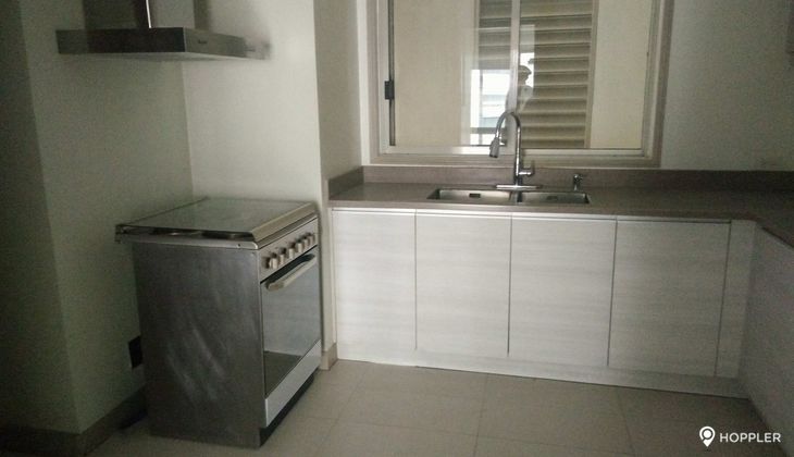 "2BR Condo for Rent in Two Salcedo Place, Salcedo Village, Makati"10