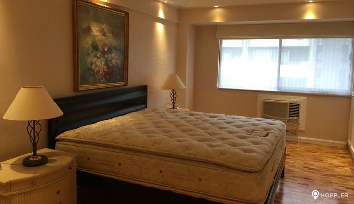 "2BR Condo for Rent in Century Plaza, Legazpi Village, Makati"06