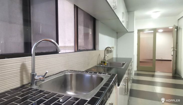 "3BR Condo for Rent in Makati Tuscany, Urdaneta Village, Makati"04