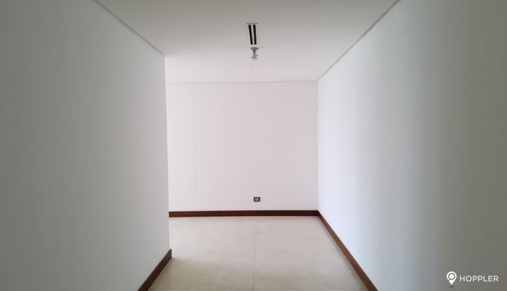 "3BR Condo for Rent in Two Roxas Triangle, Salcedo Village, Makati"02