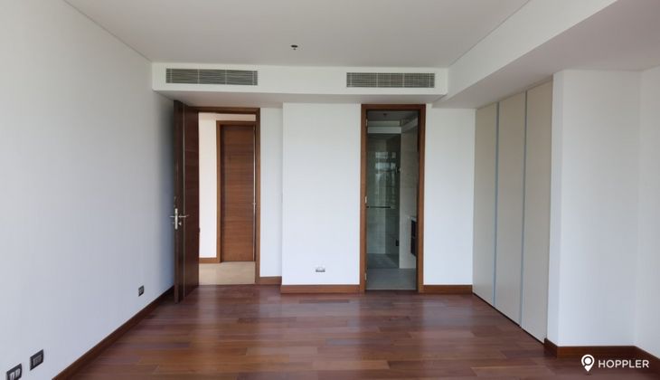 "3BR Condo for Rent in Two Roxas Triangle, Salcedo Village, Makati"07