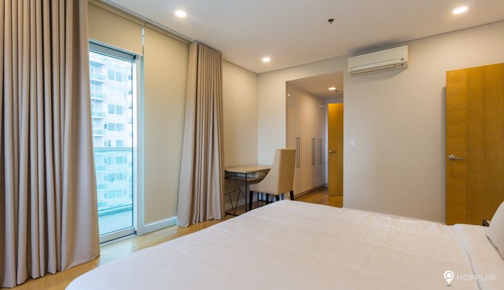 "2BR Condo for Rent in Park Terraces, San Lorenzo Village, Makati"09