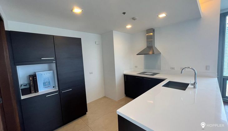 "2BR Condo for Rent in The Suites at One Bonifacio High Street, BGC - Bonifacio Global City, Taguig"02