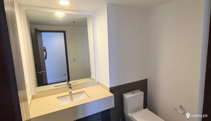 "2BR Condo for Rent in The Suites at One Bonifacio High Street, BGC - Bonifacio Global City, Taguig"03