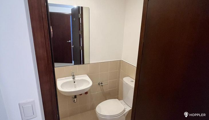 "2BR Condo for Rent in The Suites at One Bonifacio High Street, BGC - Bonifacio Global City, Taguig"04