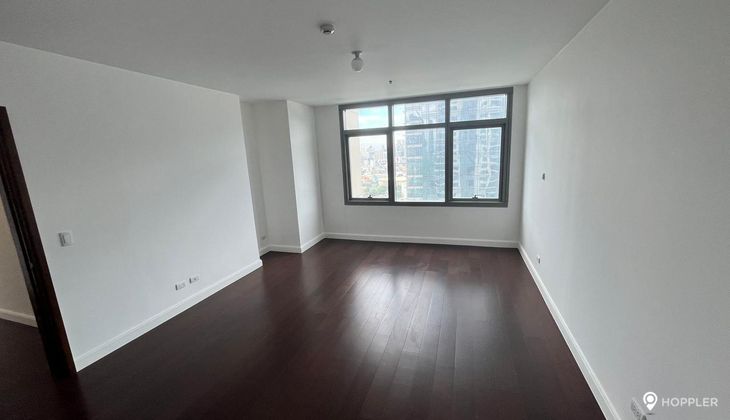"2BR Condo for Rent in The Suites at One Bonifacio High Street, BGC - Bonifacio Global City, Taguig"10