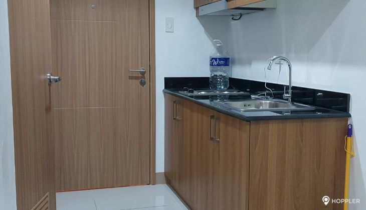 "1BR Condo for Rent in Lush Residences, San Antonio Village, Makati"02